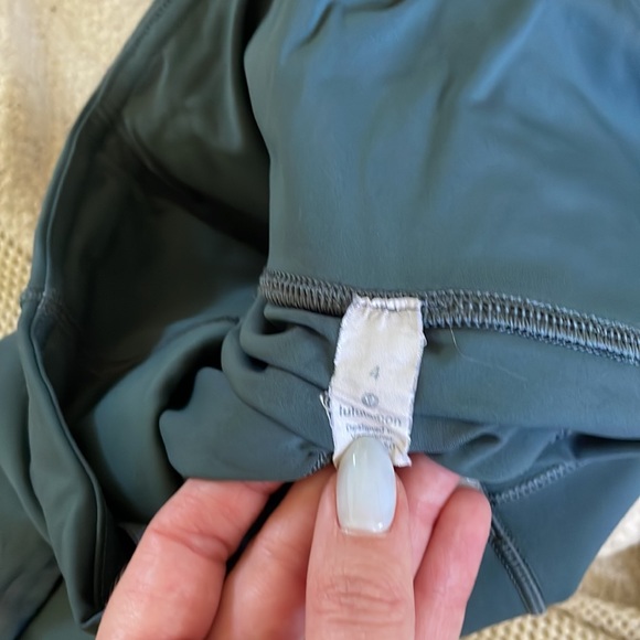 Lululemon Fast & Free Tight 19” size 4 in teal - Picture 4 of 7